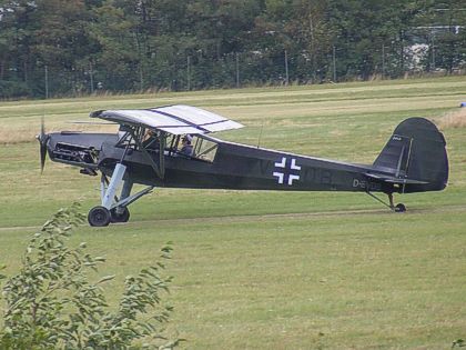 Der Fieseler Storch beim Flugplatzfest in Eudenbach