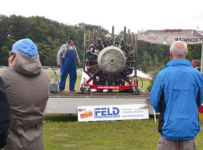 Vorfhrung 9-Zylinder-Sternmotor